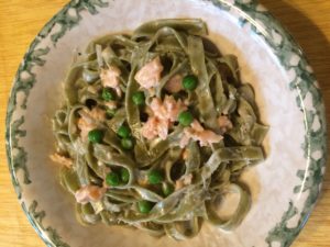 Pasta with smoked salmon and cream