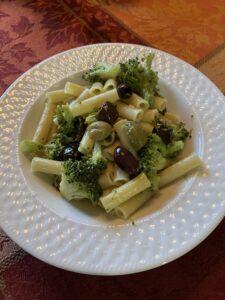 Pasta with broccoli and olives